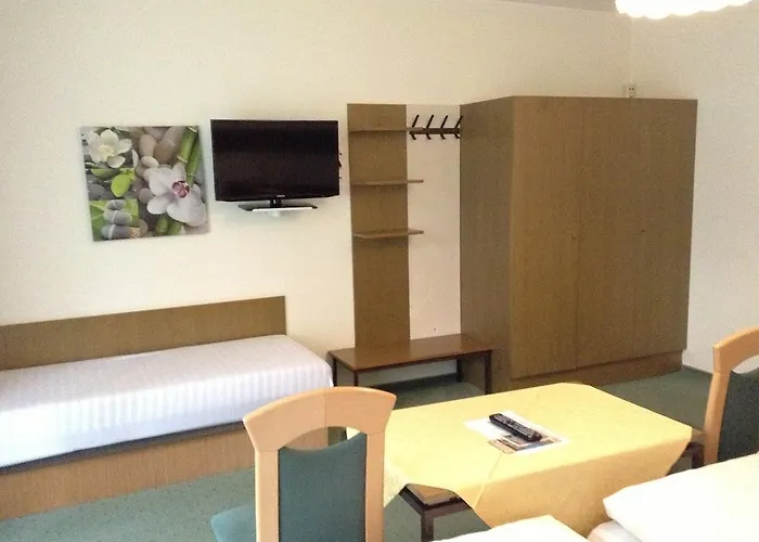 מלון Parkhotel Zuzek 3*