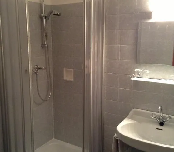 מלון Parkhotel Zuzek