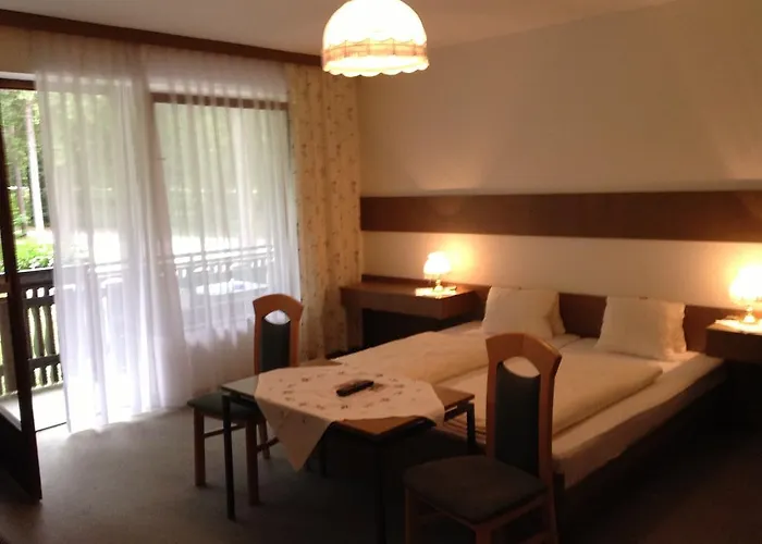 מלון Parkhotel Zuzek סנט קנזיאן